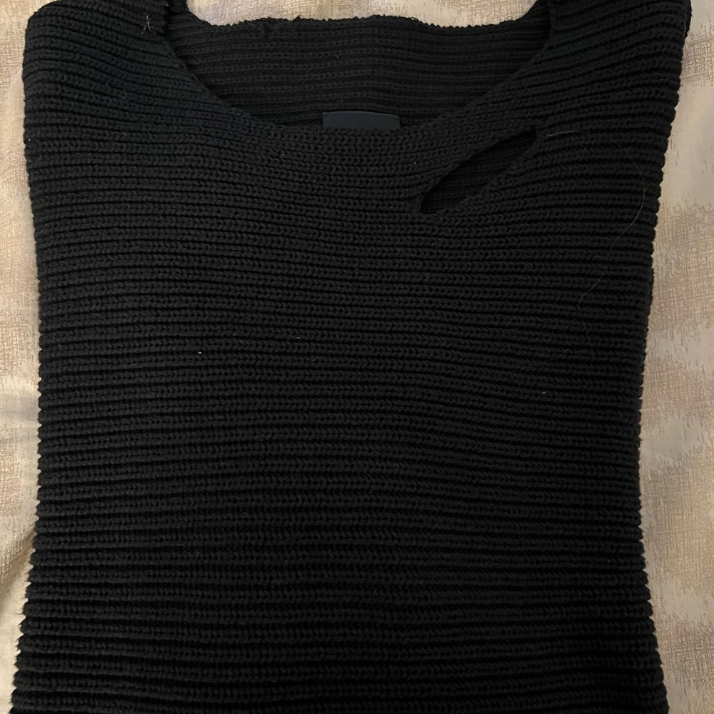 RtA distressed sweater